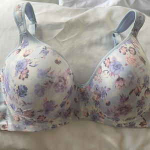 Jessica Simpson bra 40D and underwear L